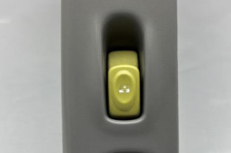 Interrupteur de leve vitre avant droit RENAULT TWINGO 1