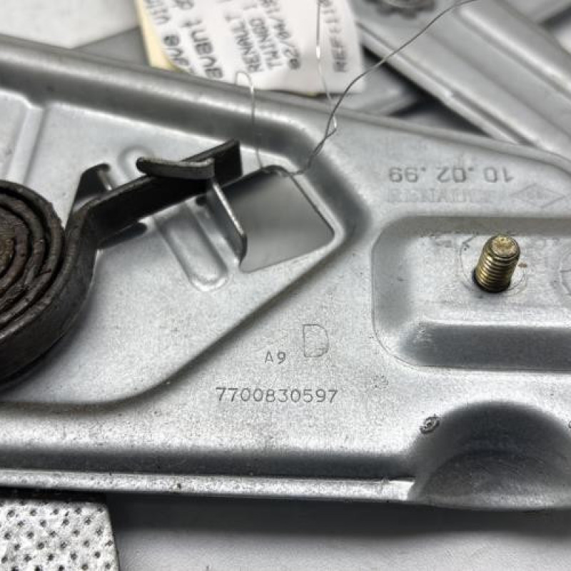 Leve vitre electrique avant droit RENAULT TWINGO 1 Photo n°5