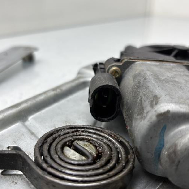 Leve vitre electrique avant gauche RENAULT TWINGO 1 Photo n°4