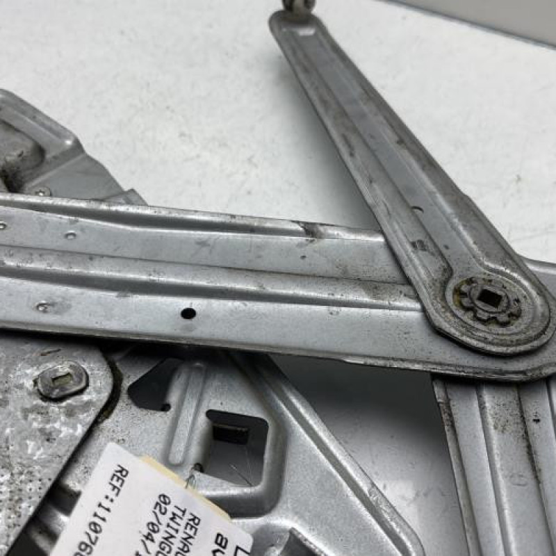 Leve vitre electrique avant gauche RENAULT TWINGO 1 Photo n°7