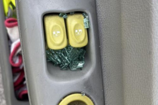 Poignee interieur avant droit RENAULT TWINGO 1