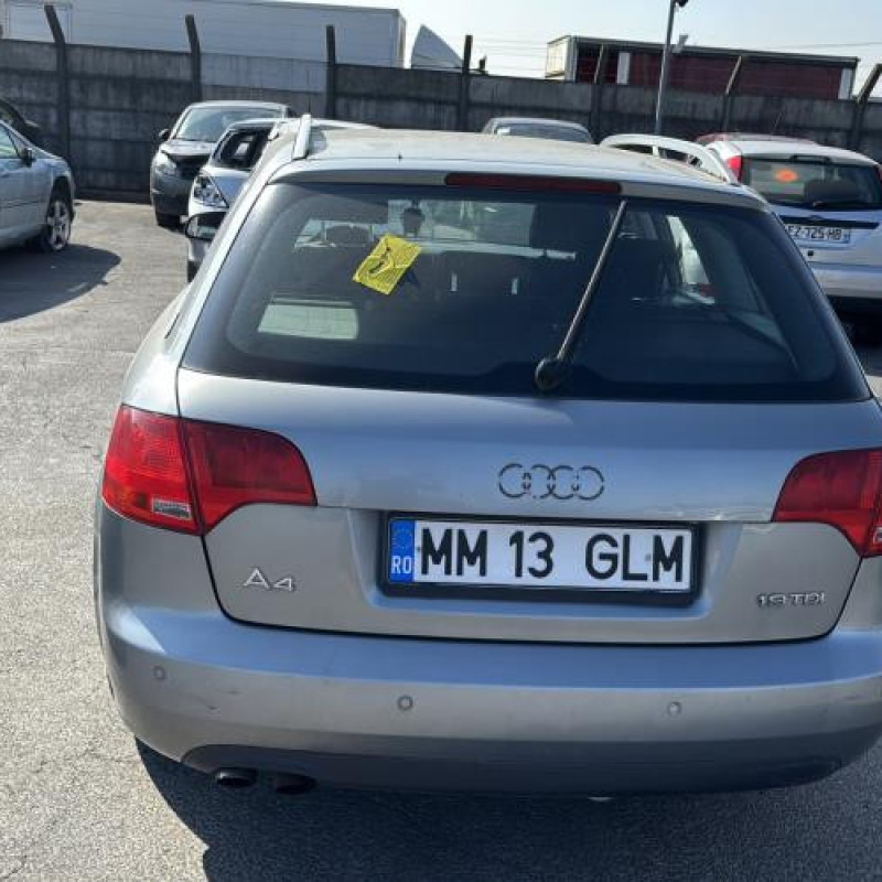 Feu arriere secondaire droit (feux) AUDI A4 2 Photo n°9