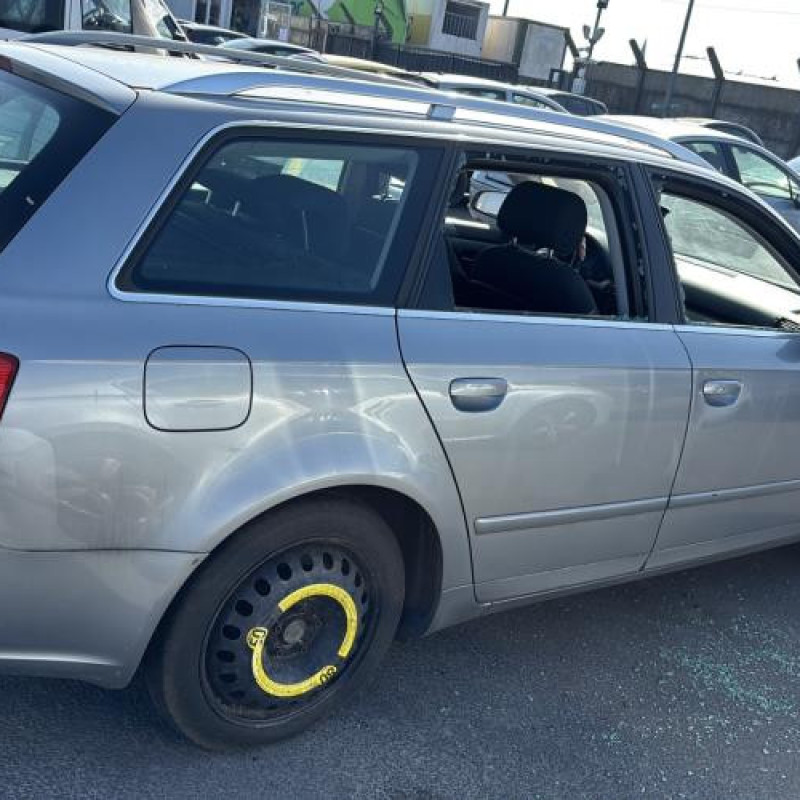 Feu arriere secondaire droit (feux) AUDI A4 2 Photo n°11