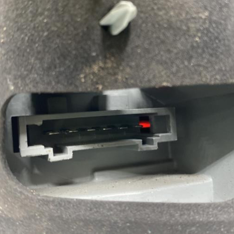 Feu arriere principal gauche (feux) VOLKSWAGEN FOX Photo n°3