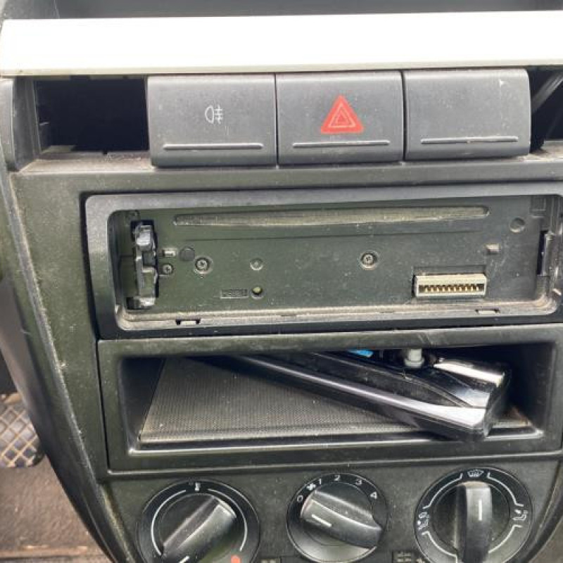 Feu arriere principal gauche (feux) VOLKSWAGEN FOX Photo n°20