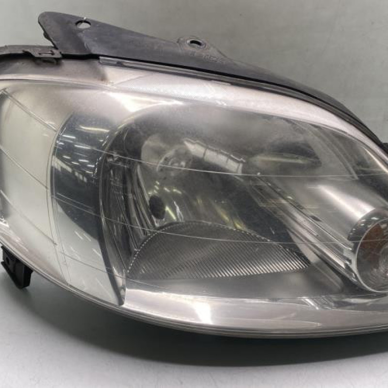 Optique avant principal droit (feux)(phare) VOLKSWAGEN FOX Photo n°1