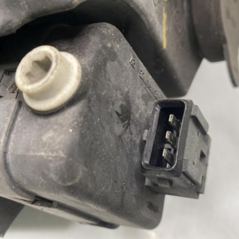 Optique avant principal droit (feux)(phare) VOLKSWAGEN FOX Photo n°4