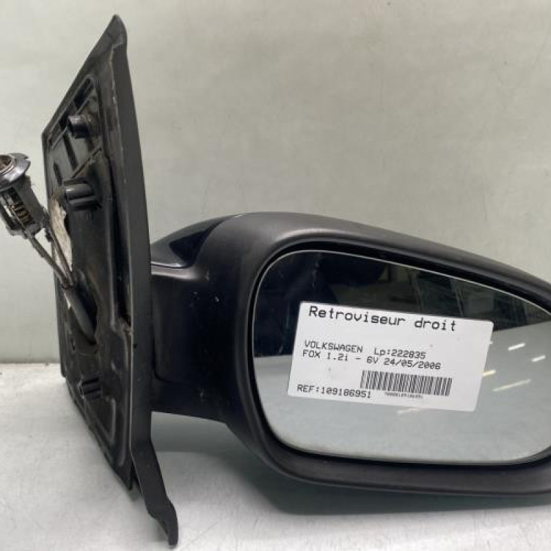 Retroviseur droit VOLKSWAGEN FOX Photo n°1