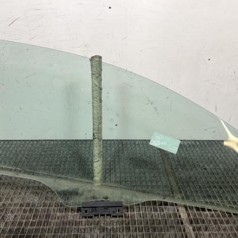 Vitre avant gauche VOLKSWAGEN FOX Photo n°4