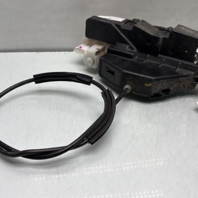 Serrure avant droit VOLKSWAGEN FOX Photo n°2