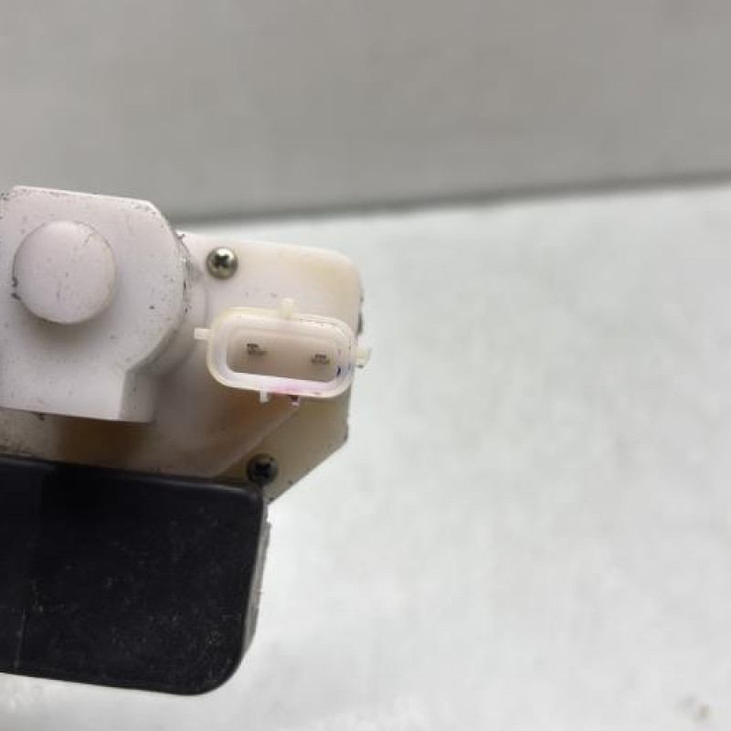 Serrure avant droit VOLKSWAGEN FOX Photo n°4