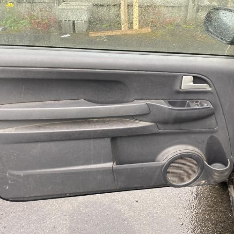 Serrure avant droit VOLKSWAGEN FOX Photo n°13