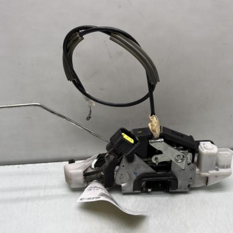 Serrure avant gauche VOLKSWAGEN FOX Photo n°4