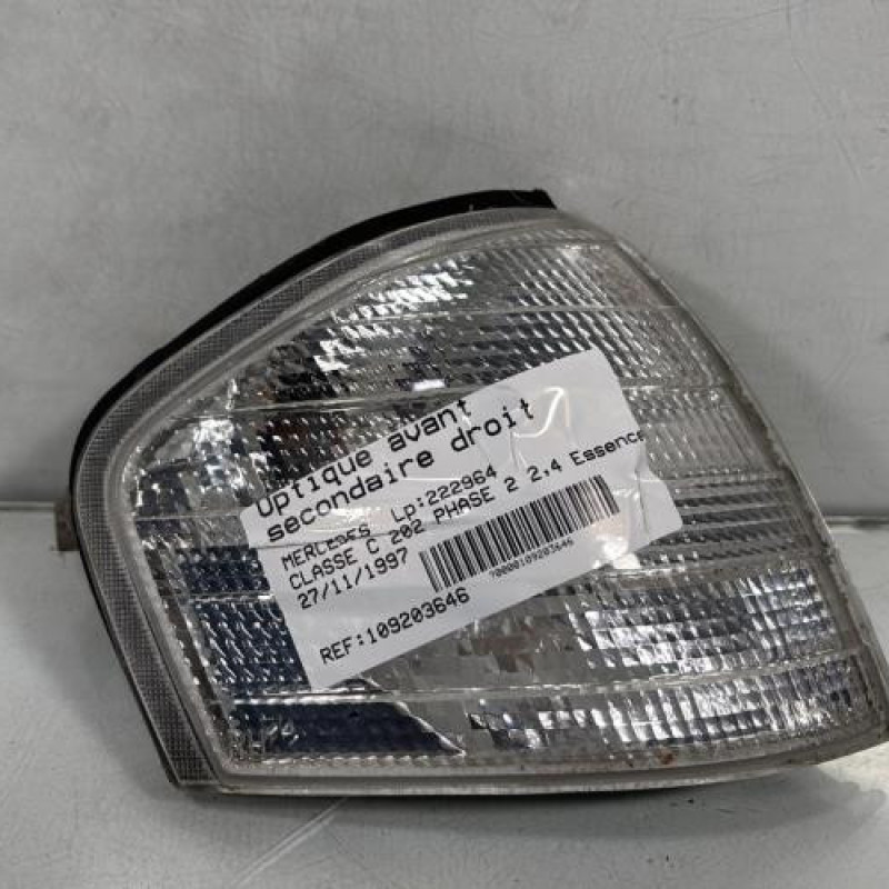 Optique avant secondaire droit (feux)(clignotant) MERCEDES CLASSE C 202 Photo n°1