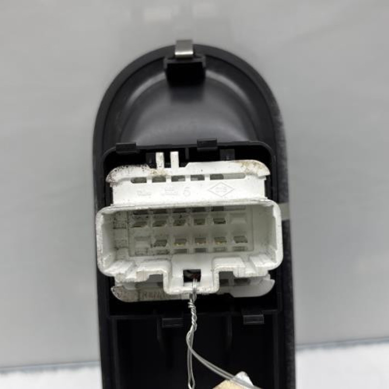 Interrupteur de leve vitre avant gauche RENAULT CLIO 3 Photo n°5