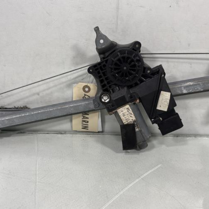 Leve vitre electrique arriere gauche MERCEDES CLASSE C 202 Photo n°1