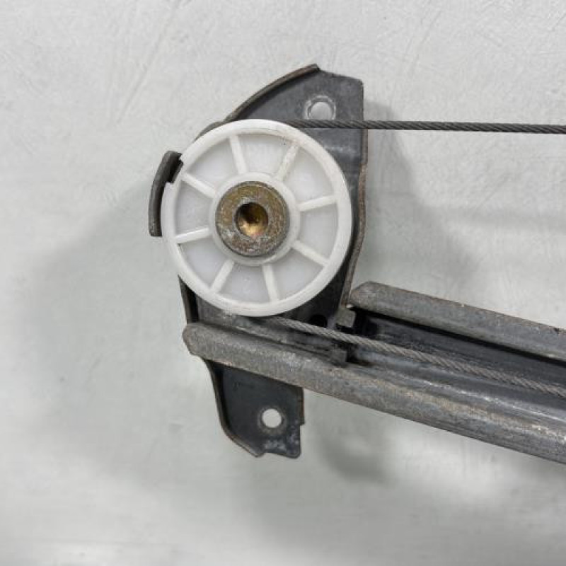 Leve vitre electrique arriere gauche MERCEDES CLASSE C 202 Photo n°4