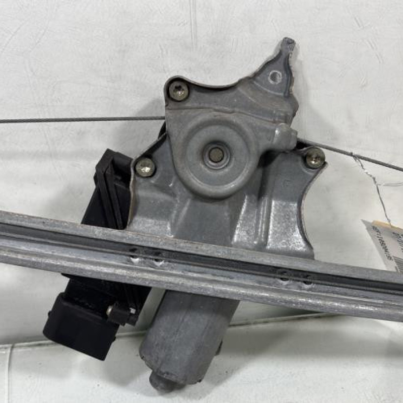 Leve vitre electrique arriere gauche MERCEDES CLASSE C 202 Photo n°5