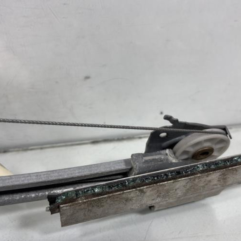 Leve vitre electrique arriere gauche MERCEDES CLASSE C 202 Photo n°6
