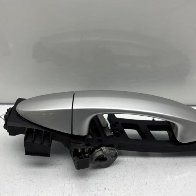 Poignee porte arriere gauche FORD FIESTA 6 Photo n°1