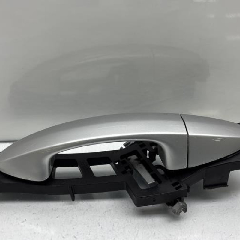 Poignee porte arriere gauche FORD FIESTA 6 Photo n°2