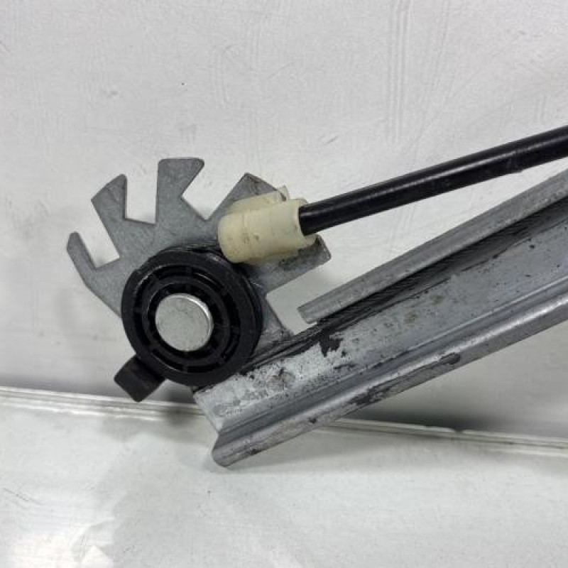 Leve vitre electrique avant gauche PEUGEOT 306 Photo n°2