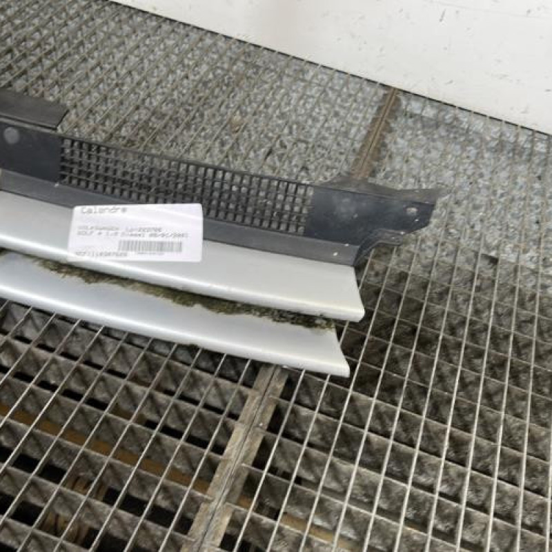 Calandre VOLKSWAGEN GOLF 4 Photo n°3