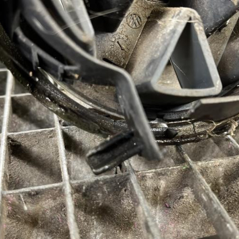 Calandre VOLKSWAGEN GOLF 4 Photo n°5