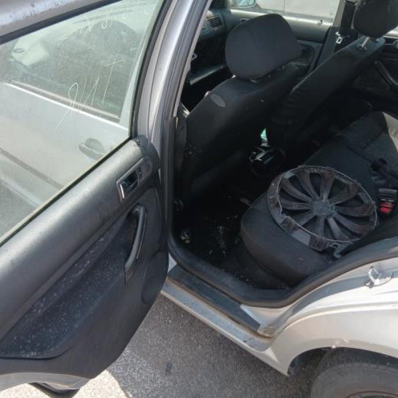 Calandre VOLKSWAGEN GOLF 4 Photo n°15