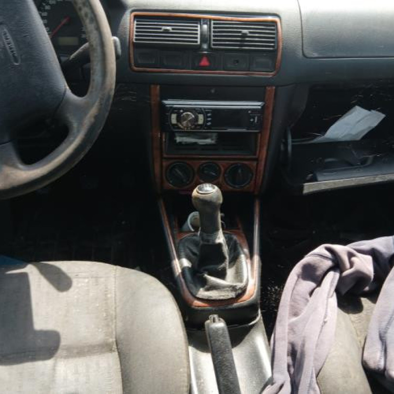 Calandre VOLKSWAGEN GOLF 4 Photo n°18