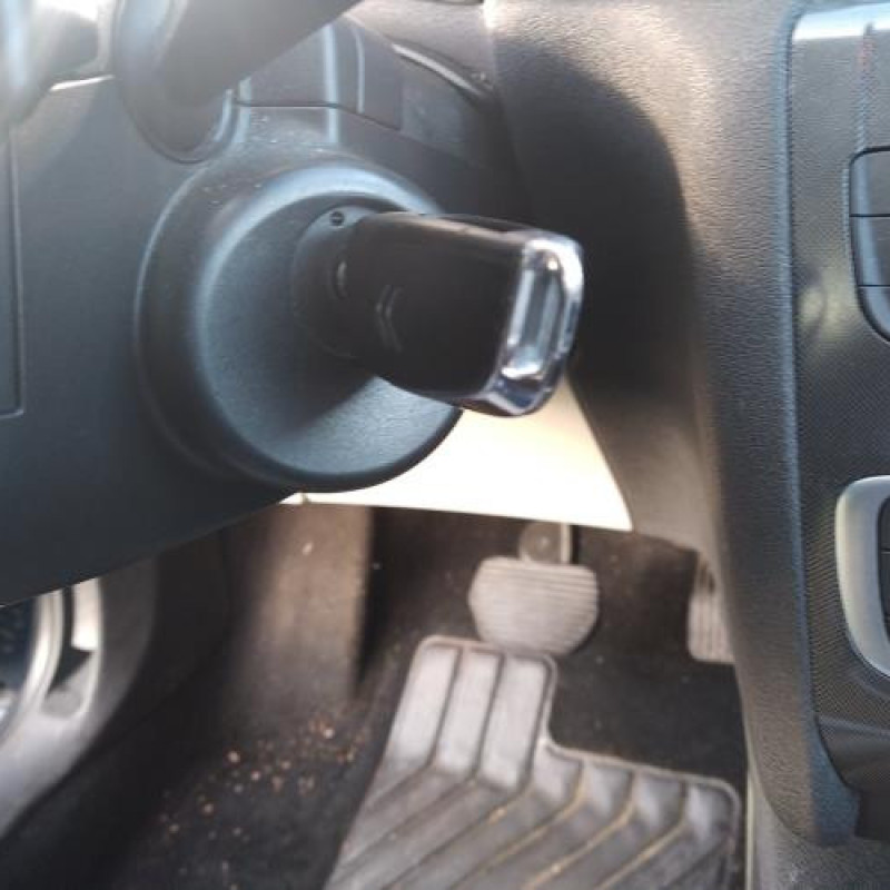 Buse CITROEN C4 2 Photo n°13