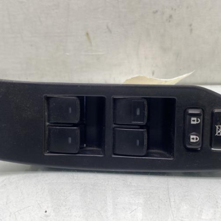 Interrupteur de leve vitre avant gauche TOYOTA VERSO Photo n°1