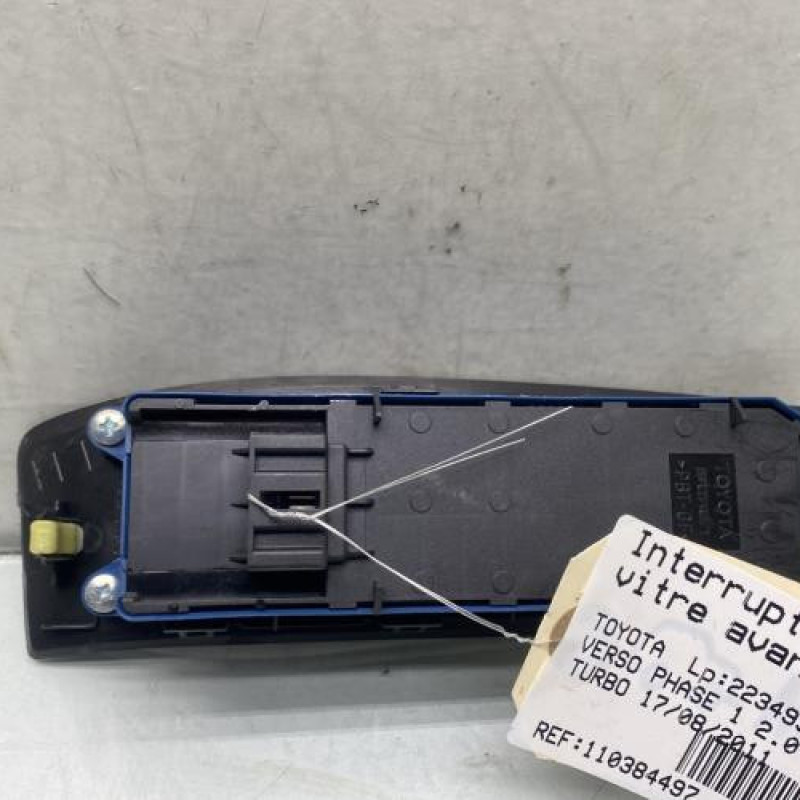Interrupteur de leve vitre avant gauche TOYOTA VERSO Photo n°2