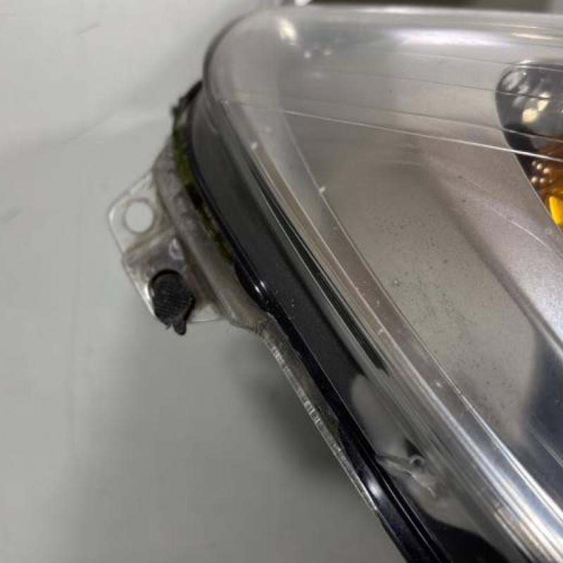 Optique avant principal droit (feux)(phare) OPEL CORSA D Photo n°4