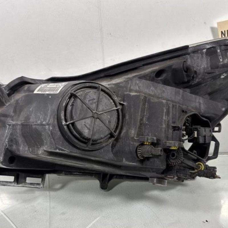 Optique avant principal droit (feux)(phare) OPEL CORSA D Photo n°7