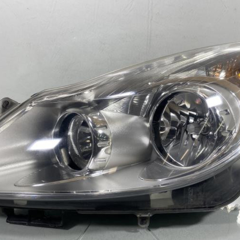 Optique avant principal gauche (feux)(phare) OPEL CORSA D Photo n°1