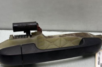 Poignee porte arriere droit HYUNDAI I 20 1 Photo n°1