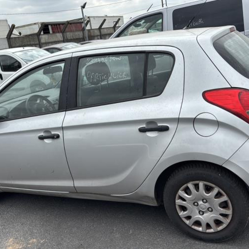 Poignee porte arriere droit HYUNDAI I 20 1 Photo n°10