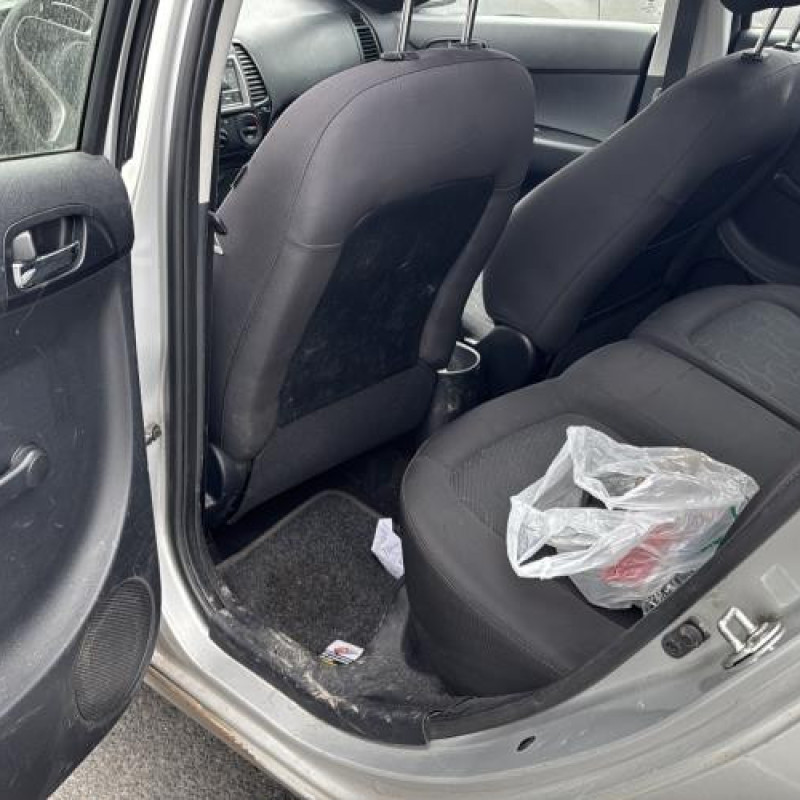 Poignee porte arriere droit HYUNDAI I 20 1 Photo n°13