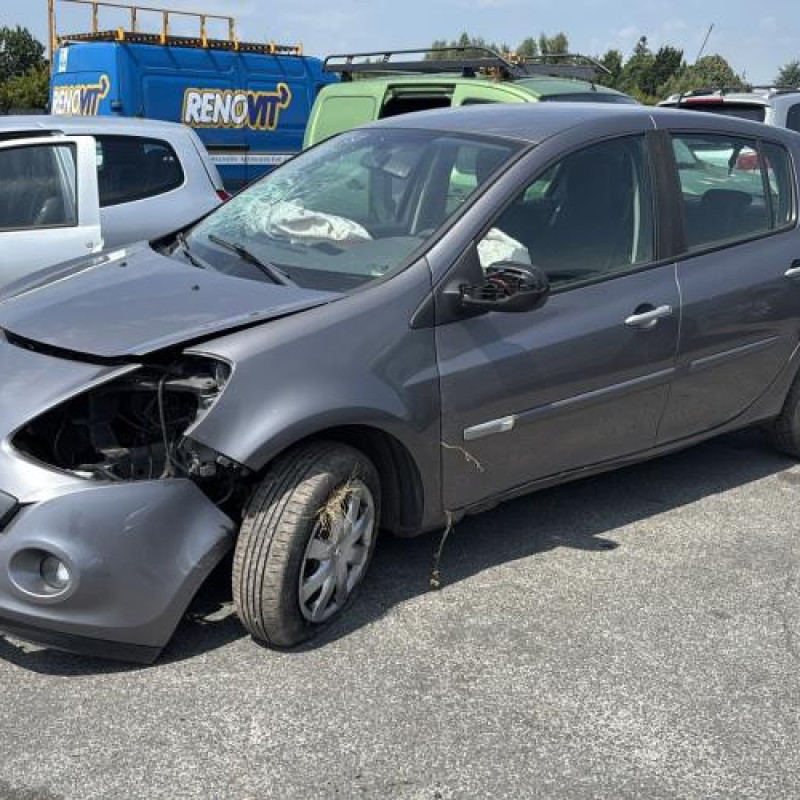 Pare boue arriere droit RENAULT CLIO 3 Photo n°7