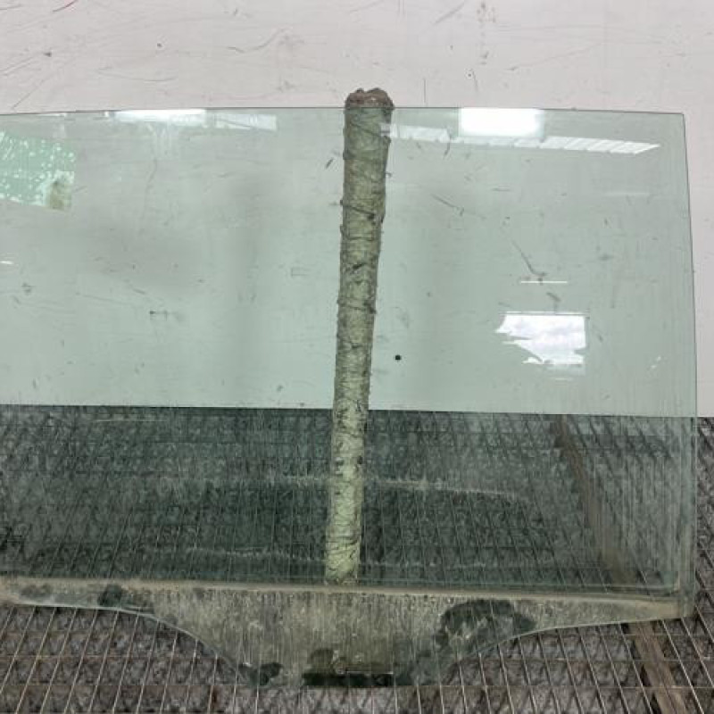 Vitre arriere droit VOLKSWAGEN GOLF 7 Photo n°1