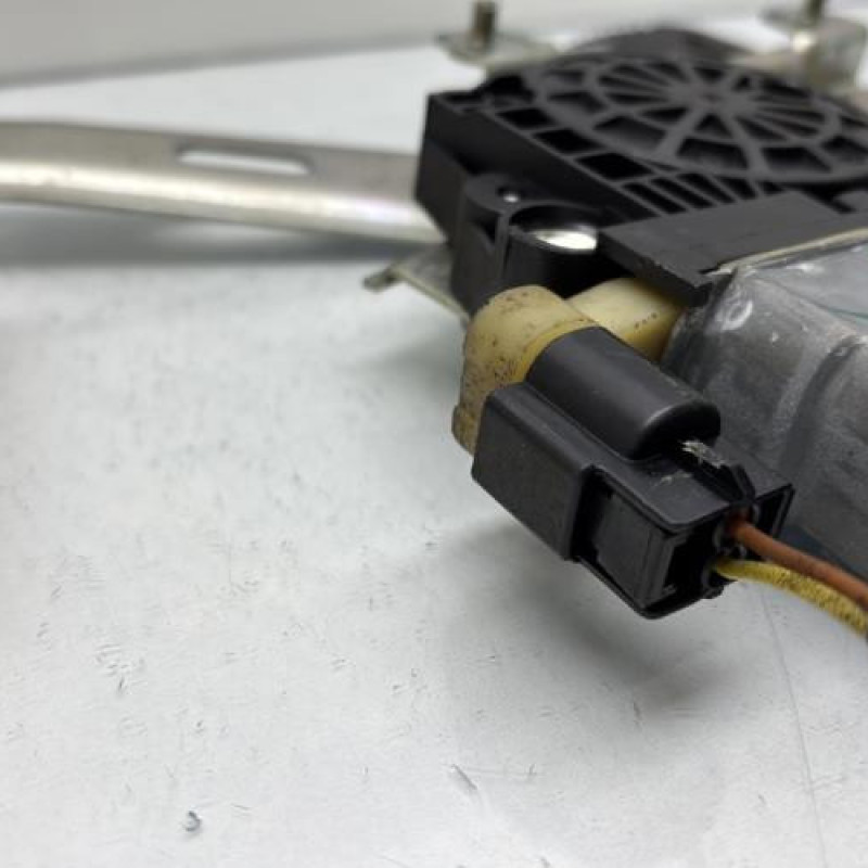 Leve vitre electrique arriere gauche HYUNDAI I 10 1 Photo n°3