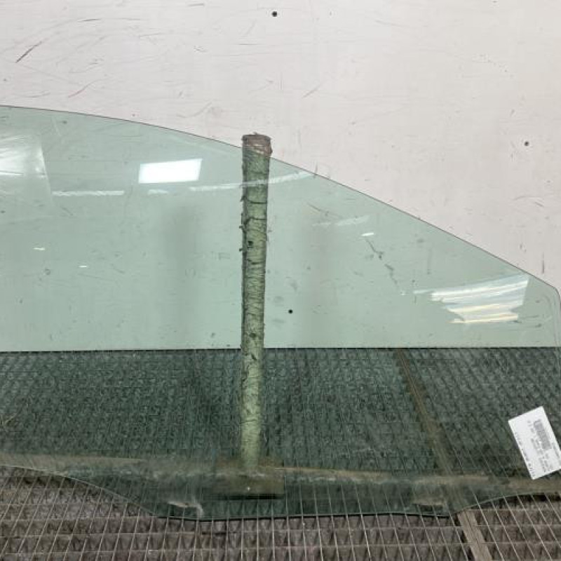 Vitre avant droit MERCEDES CLASSE A 169 Photo n°1