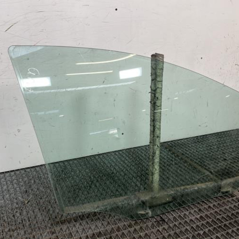 Vitre avant droit MERCEDES CLASSE A 169 Photo n°3