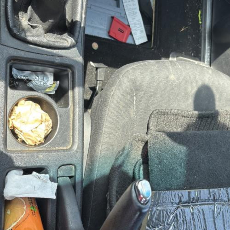 Vitre avant droit MERCEDES CLASSE A 169 Photo n°19