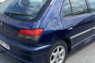 Commodo phare PEUGEOT 306