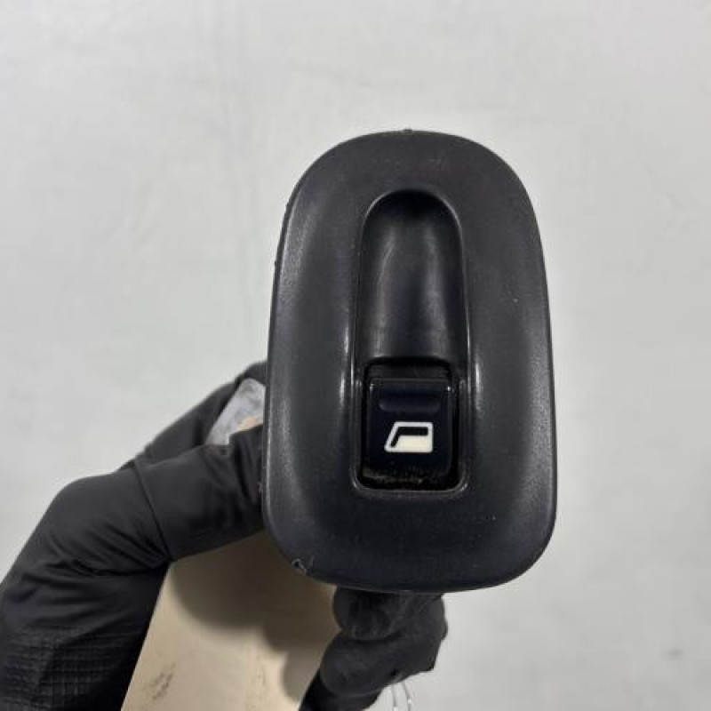 Interrupteur de leve vitre avant droit PEUGEOT 306 Photo n°1