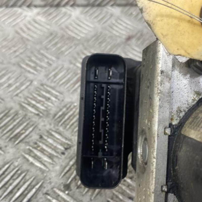 Bloc ABS (freins anti-blocage) VOLKSWAGEN GOLF 5 Photo n°4