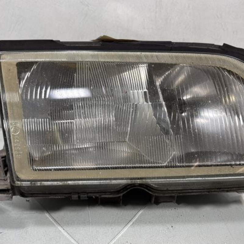 Optique avant principal droit (feux)(phare) MERCEDES CLASSE C 202 Photo n°1