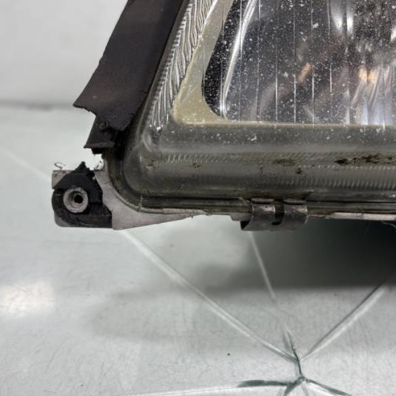 Optique avant principal gauche (feux)(phare) MERCEDES CLASSE C 202 Photo n°2